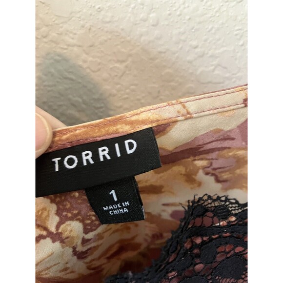 Torrid Purple Floral Lace Trim V-neck Camisole Top Adjustable Straps Size 1 - Picture 4 of 8